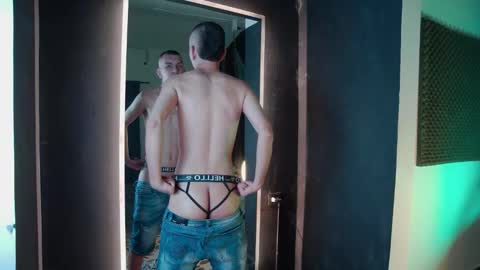 Snapshot of rowancley chatting on 11/24/25, 12:16 Rowan online show from 11/24/25, 12:16