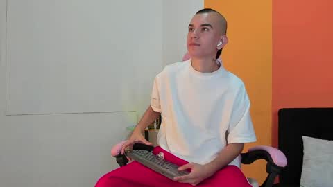 Rowan online show from 04/24/26, 07:49