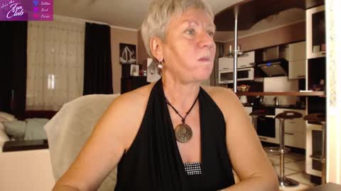 Snapshot of roxana_brooks chatting on 12/16/24, 06:27 Roxana online show from 12/16/24, 06:27