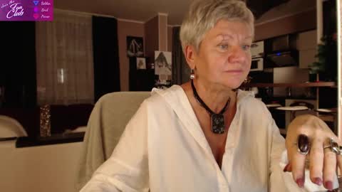 Snapshot of roxana_brooks chatting on 12/17/24, 06:09 Roxana online show from 12/17/24, 06:09