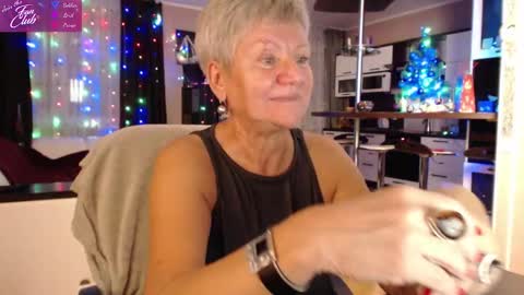 Snapshot of roxana_brooks chatting on 12/31/24, 06:13 Roxana online show from 12/31/24, 06:13
