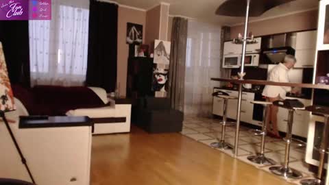 Snapshot of roxana_brooks chatting on 01/16/25, 01:47 Roxana online show from 01/16/25, 01:47