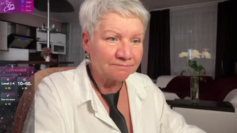Snapshot of roxana_brooks chatting on 01/29/25, 06:18 Roxana online show from 01/29/25, 06:18