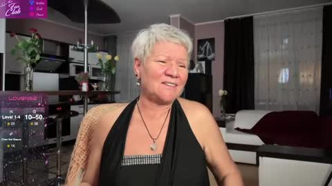Snapshot of roxana_brooks chatting on 02/10/25, 03:42 Roxana online show from 02/10/25, 03:42