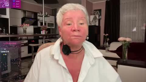 Snapshot of roxana_brooks chatting on 03/06/25, 05:00 Roxana online show from 03/06/25, 05:00