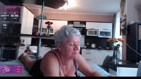 Roxana online show from 10/31/25, 08:37