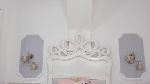 Snapshot of roxana_scott1 chatting on 11/15/25, 03:37 roxana_scott1 online show from 11/15/25, 03:37