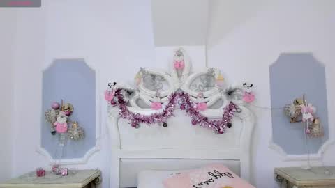 Snapshot of roxana_scott1 chatting on 12/03/25, 03:58 roxana_scott1 online show from 12/03/25, 03:58