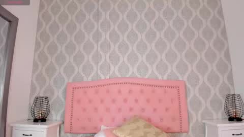 Snapshot of roxana_scott1 chatting on 02/06/26, 03:44 roxana_scott1 online show from 02/06/26, 03:44