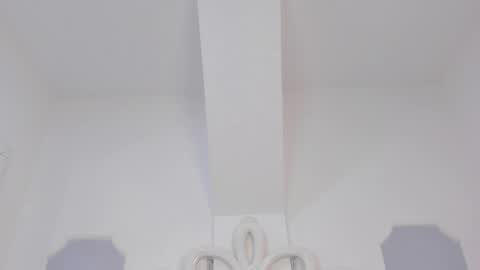 Snapshot of roxana_scott1 chatting on 04/06/26, 04:46 roxana_scott1 online show from 04/06/26, 04:46