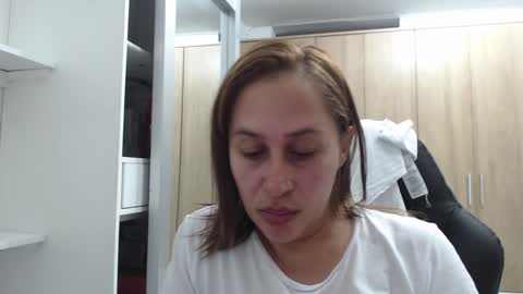 Snapshot of roxanalove7 chatting on 01/11/25, 04:06 Roxana online show from 01/11/25, 04:06
