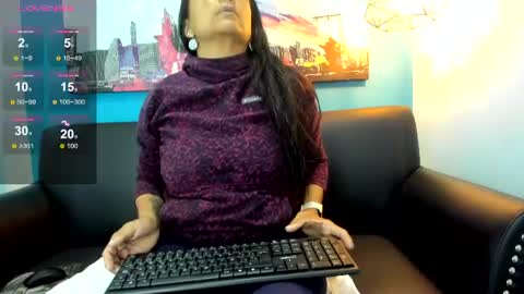  Roxanna  online show from 06/15/26, 09:22