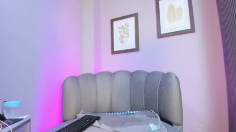  Roxanna  online show from 06/29/26, 10:15