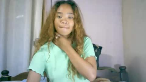 roxanne_98 online show from 11/26/25, 12:33