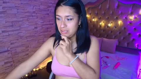 roxanne_han online show from 09/20/25, 11:44