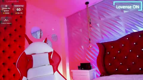 roxanne_han online show from 04/30/26, 12:00