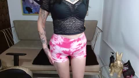 Roxanne online show from 11/15/25, 08:38