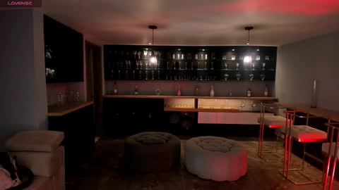 Roxanne Hill  online show from 10/31/25, 11:00