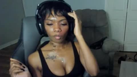 Snapshot of roxcakes chatting on 05/13/26, 03:42 roxcakes online show from 05/13/26, 03:42