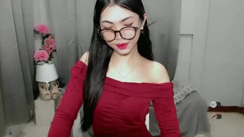 Snapshot of roxie_fuckdoll chatting on 01/01/25, 10:46 Roxie online show from 01/01/25, 10:46