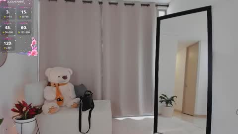  R O X I E  online show from 10/10/25, 06:29