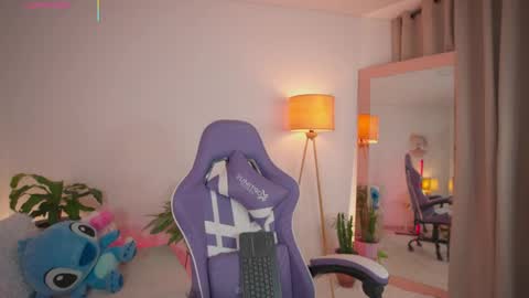Snapshot of roxie_gates chatting on 05/31/26, 01:58 R O X I E online show from 05/31/26, 01:58