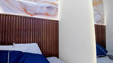 Roxie  online show from 12/01/25, 12:54