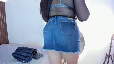 Roxie  online show from 02/28/26, 12:06