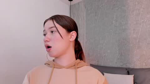 Snapshot of roxie_summers chatting on 12/30/24, 06:05 Roxie online show from 12/30/24, 06:05