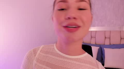 Snapshot of roxie_summers chatting on 01/21/25, 10:41 Roxie online show from 01/21/25, 10:41