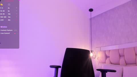 Snapshot of roxie_summers chatting on 01/30/25, 08:53 Roxie online show from 01/30/25, 08:53