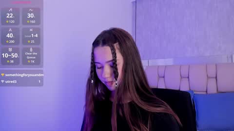 Snapshot of roxie_summers chatting on 02/06/25, 02:22 Roxie online show from 02/06/25, 02:22