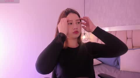 Snapshot of roxie_summers chatting on 02/18/25, 07:30 Roxie online show from 02/18/25, 07:30