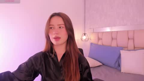 Snapshot of roxie_summers chatting on 02/18/25, 10:36 Roxie online show from 02/18/25, 10:36