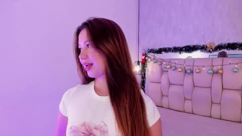 Roxie  online show from 12/17/25, 07:42