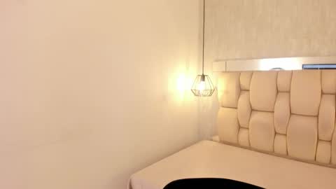 Roxie  online show from 02/12/26, 08:48