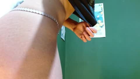 Snapshot of roxiehood chatting on 05/10/26, 02:39 Roxie online show from 05/10/26, 02:39