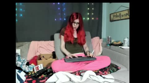 roxihazeleyes online show from 02/07/25, 06:45