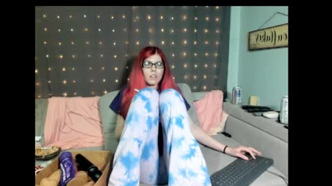 roxihazeleyes online show from 02/17/25, 09:24