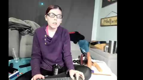 roxihazeleyes online show from 09/09/25, 12:37