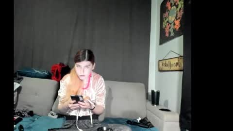 roxihazeleyes online show from 10/20/25, 05:35