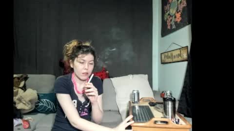 Snapshot of roxihazeleyes chatting on 06/08/26, 12:36 roxihazeleyes online show from 06/08/26, 12:36