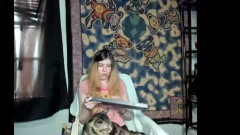 Snapshot of roxihazeleyes chatting on 06/13/26, 05:33 roxihazeleyes online show from 06/13/26, 05:33