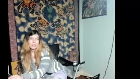 Snapshot of roxihazeleyes chatting on 07/02/26, 03:23 roxihazeleyes online show from 07/02/26, 03:23