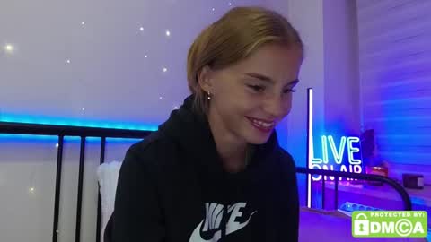 Snapshot of roxxxie_reid chatting on 09/13/25, 09:47 Roxieex ABBY online show from 09/13/25, 09:47