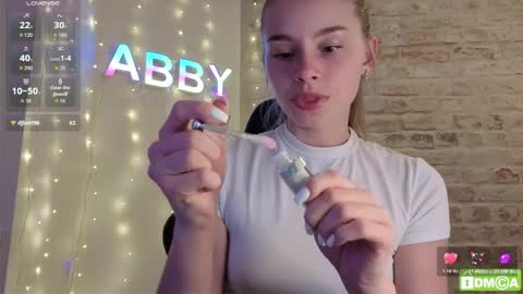 Snapshot of roxxxie_reid chatting on 04/03/26, 07:12 Roxieex ABBY online show from 04/03/26, 07:12