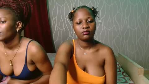 Snapshot of roxy_heather chatting on 11/04/25, 11:04 Roxy online show from 11/04/25, 11:04