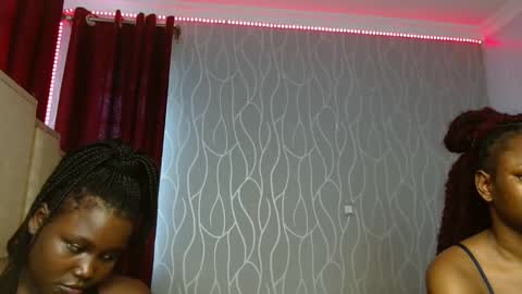 Snapshot of roxy_heather chatting on 11/14/25, 04:44 Roxy online show from 11/14/25, 04:44