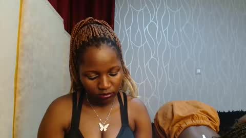 Snapshot of roxy_heather chatting on 01/06/26, 04:21 Roxy online show from 01/06/26, 04:21