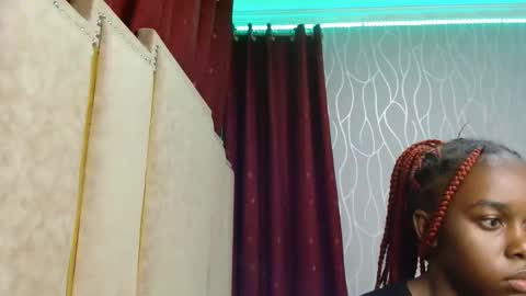 Snapshot of roxy_heather chatting on 02/02/26, 02:10 Roxy online show from 02/02/26, 02:10